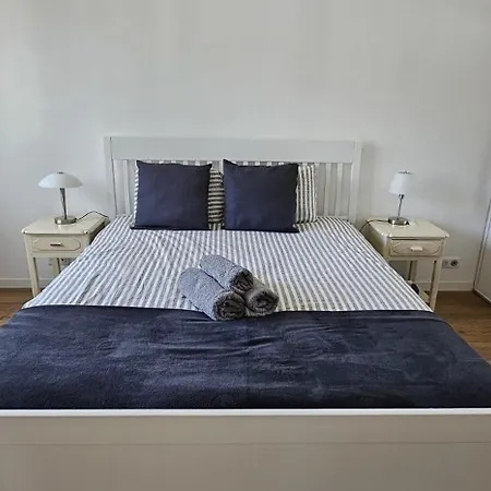 Beachfront & Sea View - Private - En-suite Bath - Rated 戛纳