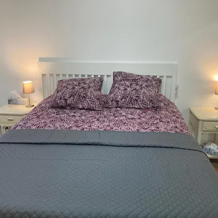 Beachfront & Sea View - Private - En-suite Bath - Rated * Cannes