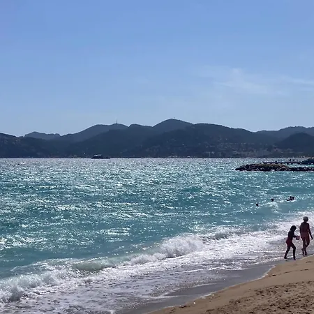 Access, Private In Shared 3-bedroom Apartment, Private Bathroom, Living With Sea View Parentale Salle De Bain Privee Acces Plages & Vue Du Salon Dans Partage Kwatera prywatna Cannes