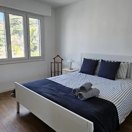 Kwatera prywatna Access, Private In Shared 3-bedroom Apartment, Private Bathroom, Living With Sea View Parentale Salle De Bain Privee Acces Plages & Vue Du Salon Dans Partage Cannes