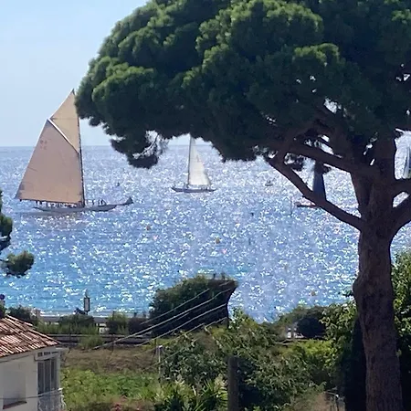 Access, Private In Shared 3-bedroom Apartment, Private Bathroom, Living With Sea View Parentale Salle De Bain Privee Acces Plages & Vue Du Salon Dans Partage Kwatera prywatna Cannes