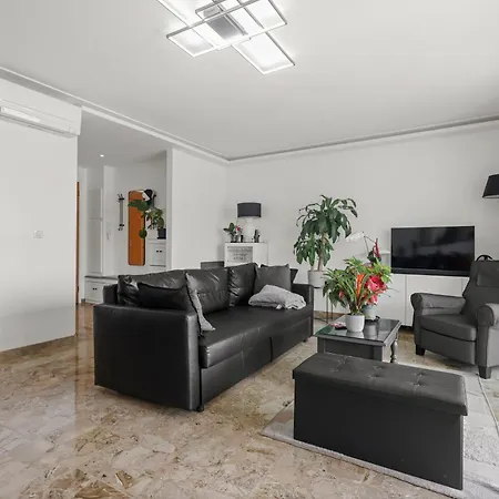 Access, Private In Shared 3-bedroom Apartment, Private Bathroom, Living With Sea View Parentale Salle De Bain Privee Acces Plages & Vue Du Salon Dans Partage Privatunterkunft