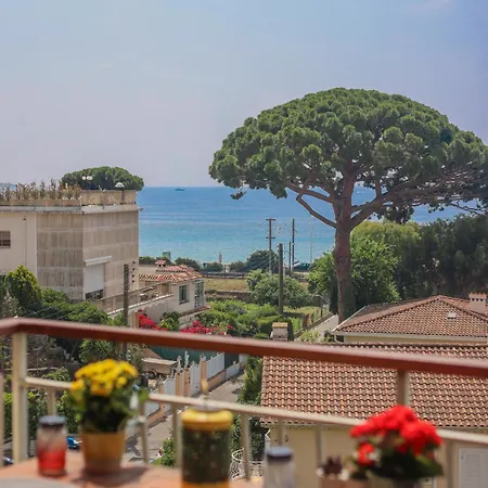 Access, Private In Shared 3-bedroom Apartment, Private Bathroom, Living With Sea View Parentale Salle De Bain Privee Acces Plages & Vue Du Salon Dans Partage Kwatera prywatna Cannes