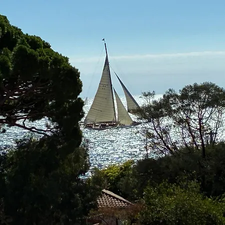 Access, Private In Shared 3-bedroom Apartment, Private Bathroom, Living With Sea View Parentale Salle De Bain Privee Acces Plages & Vue Du Salon Dans Partage * Cannes