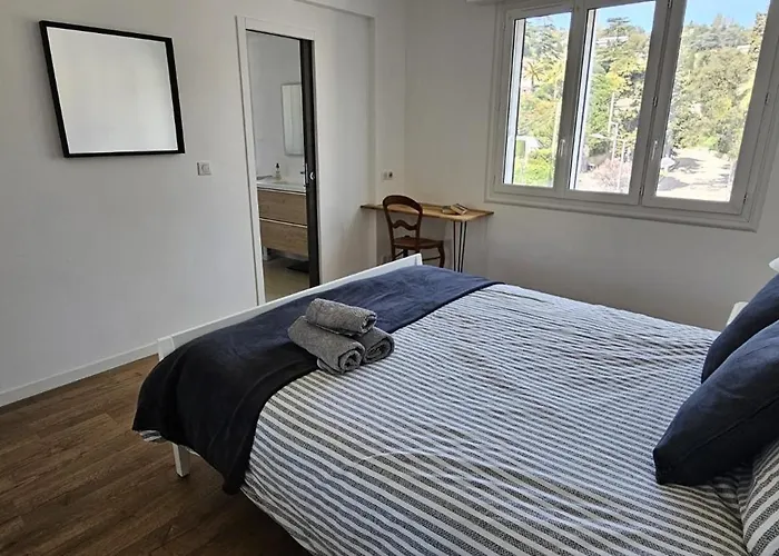 Access, Private In Shared 3-bedroom Apartment, Private Bathroom, Living With Sea View Parentale Salle De Bain Privee Acces Plages & Vue Du Salon Dans Partage Privatunterkunft *