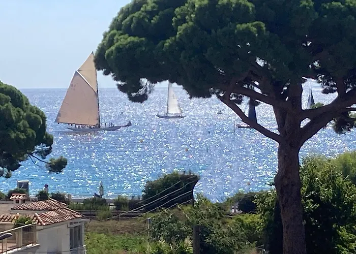 Access, Private In Shared 3-bedroom Apartment, Private Bathroom, Living With Sea View Parentale Salle De Bain Privee Acces Plages & Vue Du Salon Dans Partage Privatunterkunft Cannes