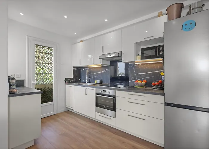 Access, Private In Shared 3-bedroom Apartment, Private Bathroom, Living With Sea View Parentale Salle De Bain Privee Acces Plages & Vue Du Salon Dans Partage Privatunterkunft *