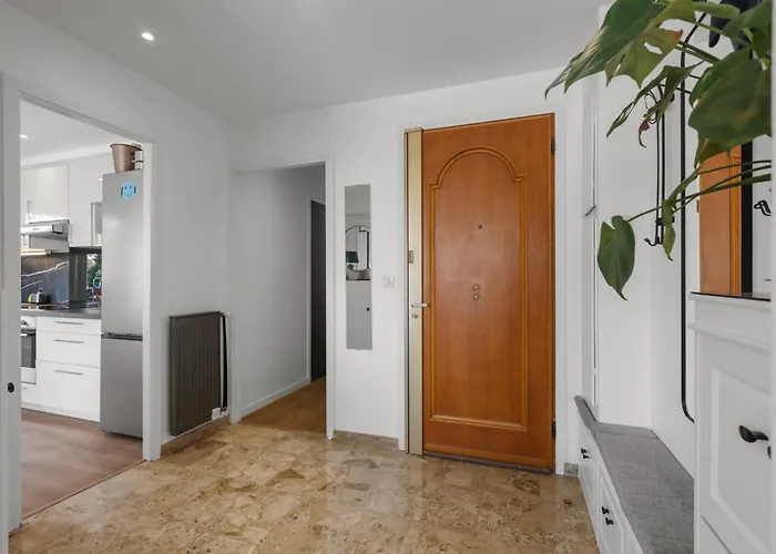 Access, Private In Shared 3-bedroom Apartment, Private Bathroom, Living With Sea View Parentale Salle De Bain Privee Acces Plages & Vue Du Salon Dans Partage Privatunterkunft Cannes